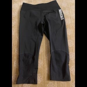 Gymshark black cropped leggings Small